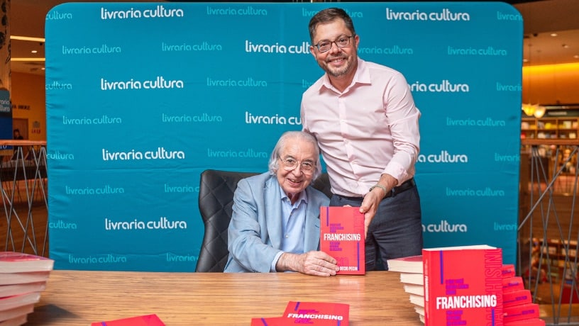 CEO da rede CNA lança livro sobre Franchising