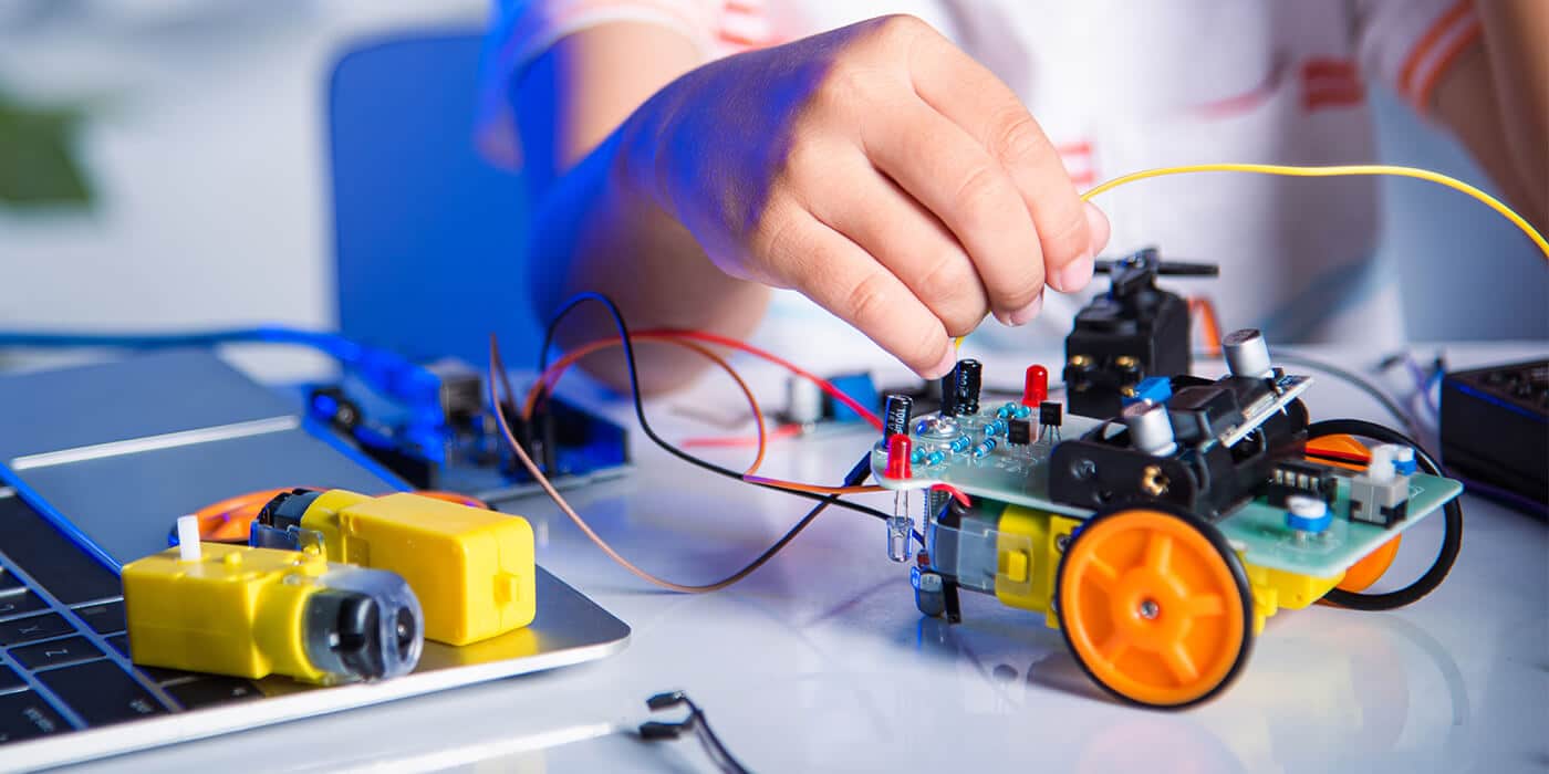 ctrl+play escola de programacao e robotica do cna