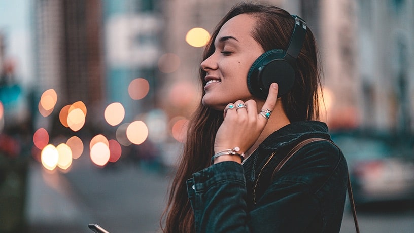 Dicas de como aprender inglês com música para arrasar no listening
