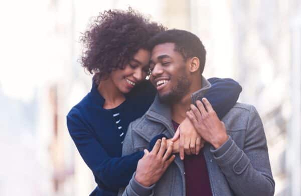 Eu te amo em espanhol: 6 abreviações para usar em conversas