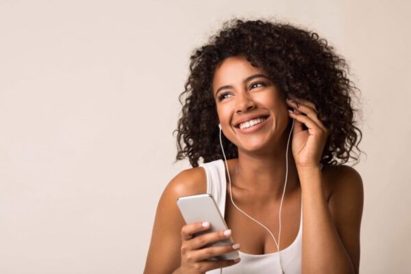 Feat: por que essa palavra aparece em tantas músicas?