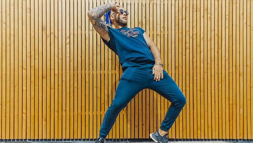 Quem são os novos artistas para ficar de olho se você ama escutar música em espanhol
