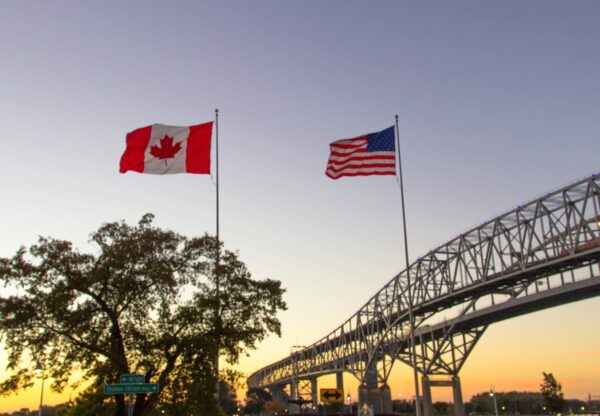 Uma biblioteca para dois países: quais as diferenças entre o inglês canadense e o dos EUA?