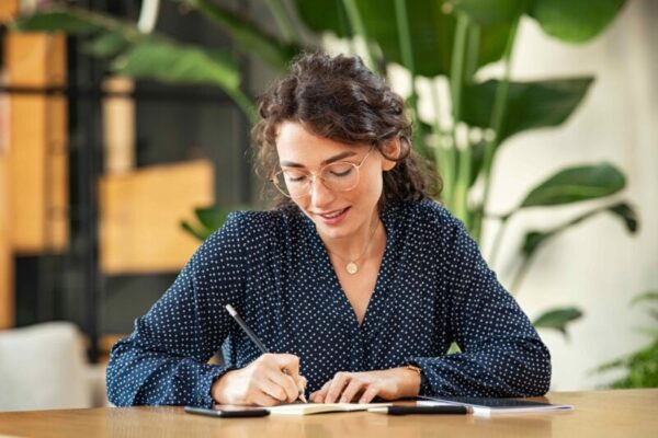 Dedicatórias em inglês: dicas para agradecer alguém no idioma