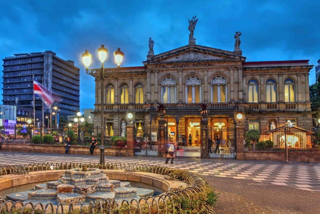 Teatro Nacional da cidade de São José, na Costa Rica.