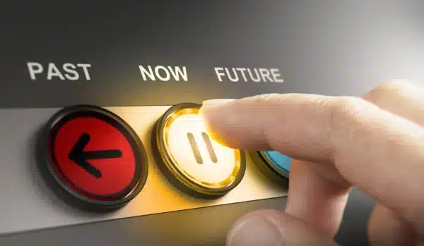 Flashback e o Present Perfect Continuous: uma conexão no tempo