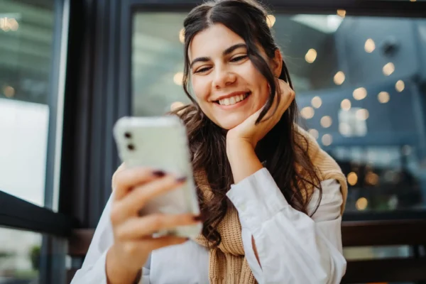10 mensagens que você pode mandar hoje no WhatsApp para treinar inglês com os amigos