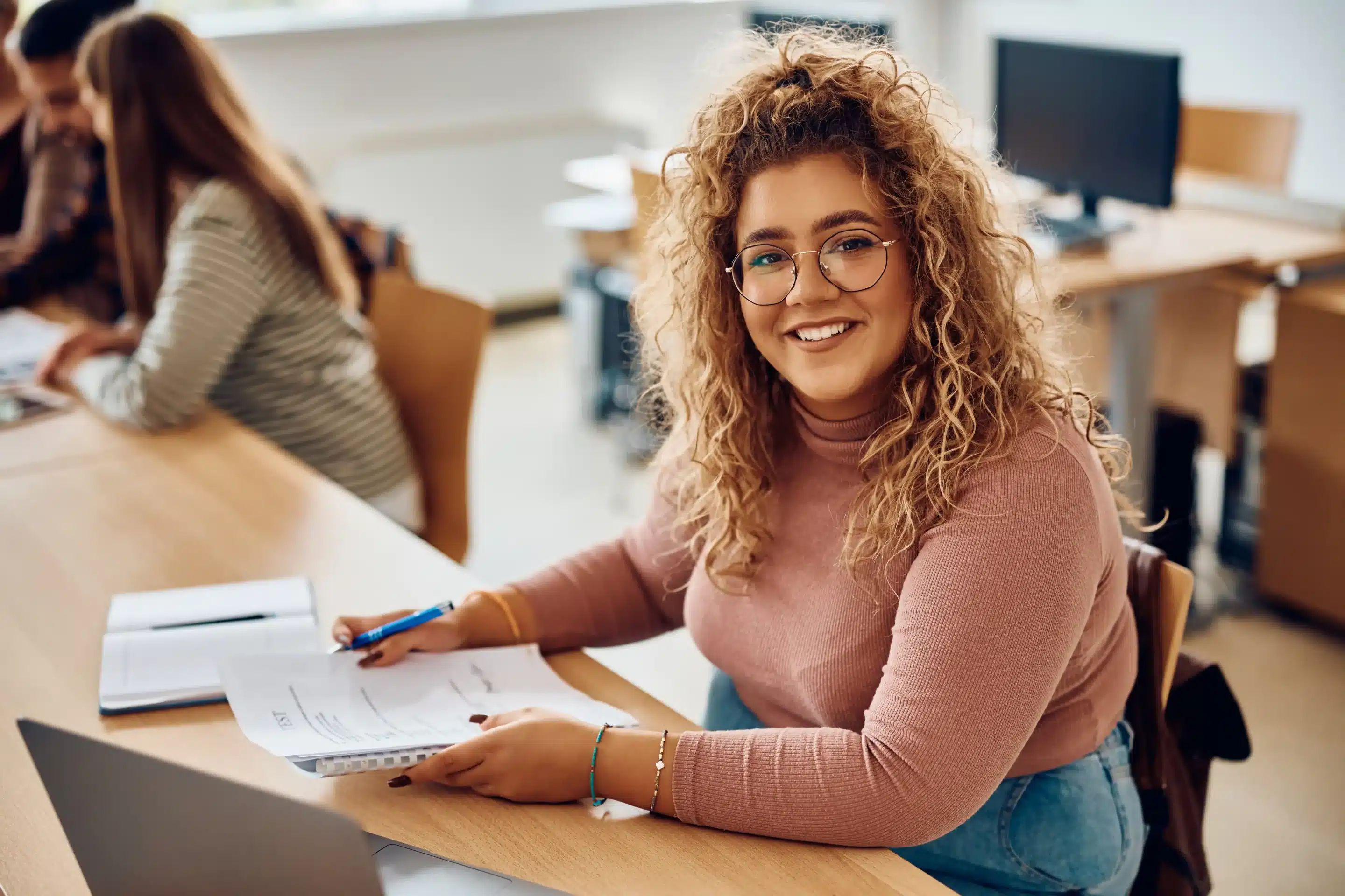 Presente contínuo em espanhol: guia fácil para aprender
